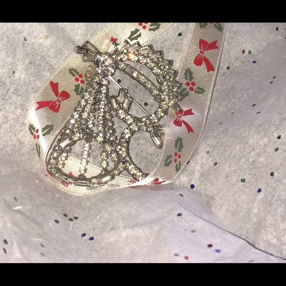 Vintage trumpet rhinestone brooch, sparkles! EUC - Picture 12 of 16